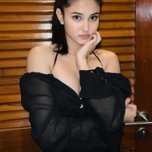 Call Girls In Delhi Cantoment 9711800081 Escort Service
