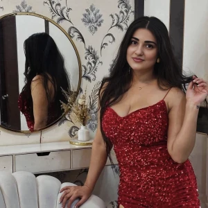 Model Pooja
